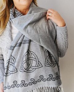 Luxurious pashmina scarf with the Tree of Life design. Soft cotton and fine silk combine to make this elegant scarf – anyway you chose to wear it.