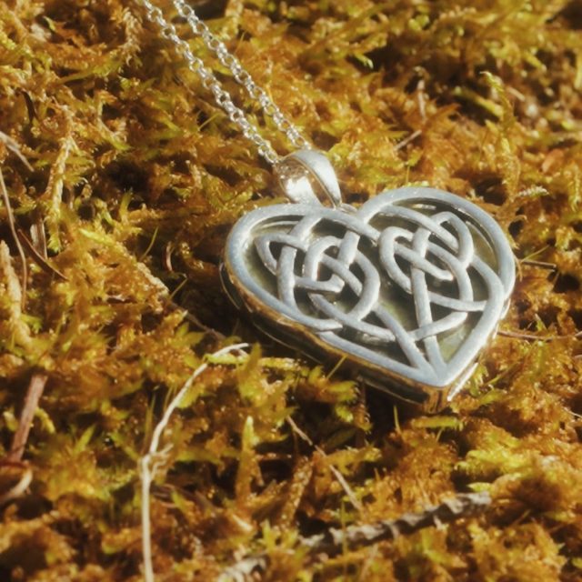 Memorial Day Weekend 🇺🇸

This beautiful Celtic Heart Pendant is 40% off this weekend only! Plus, enjoy a free give on all orders! 

Shop now on connemaramarble.com ☘️

#connemaramarblejewelry #MemorialDay #connemaramarblejewelry