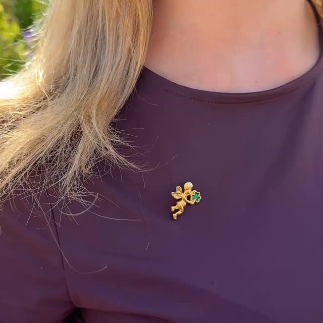 Christmas in July - Free Gift 🎄☘️

Our special Christmas in July free gift is a beautiful angel pin! Symbolising luck, protection and Irish heritage ☘️

Shop Christmas in July now at connemaramarble.com and enjoy 15% off and a free gift when you spend 50 🎁 

#connemaramarble #connemaramarblejewelry #christmasinjuly #madeinireland