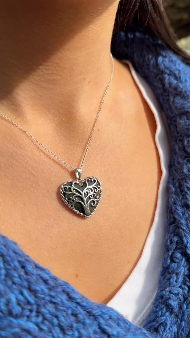 Tree of Life Silver Heart Pendant ☘️

This is one of our favourites here at Connemara Marble, a gorgeous piece for you, or a gift for someone you love! It’s now on special offer, get it before it’s too late! 

Shop now at connemaramarble.com 💚

#connemaramarble #connemaramarblejewelry #madeinireland #treeoflife